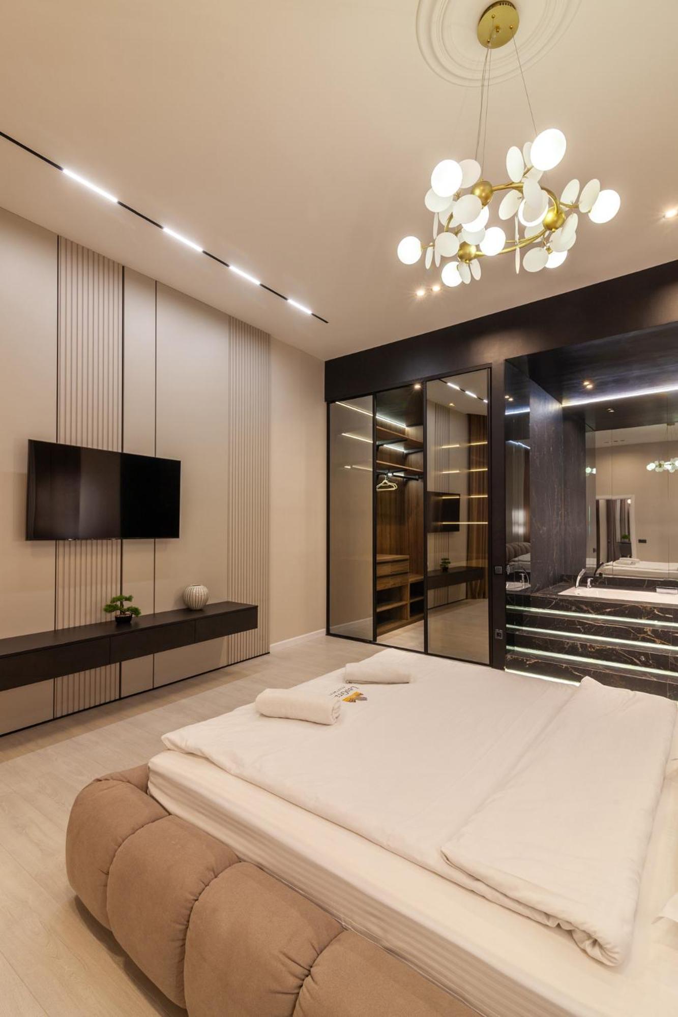 Leogrand Jacuzzi On Malaniuka 2 Apartamento Lviv Exterior foto